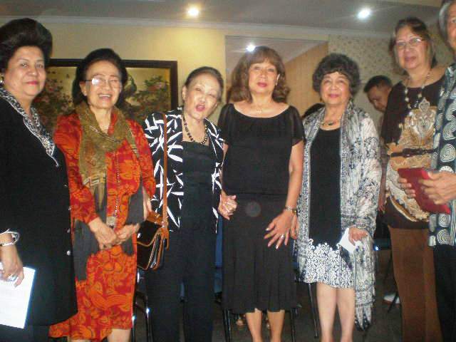 Roos W. Uki S., Lani, Baasje, Mayke, Sally T.