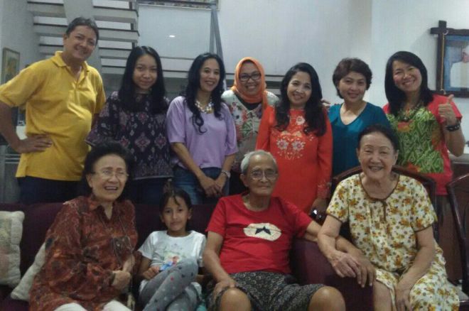 Habis menikmati hidangan RELAX